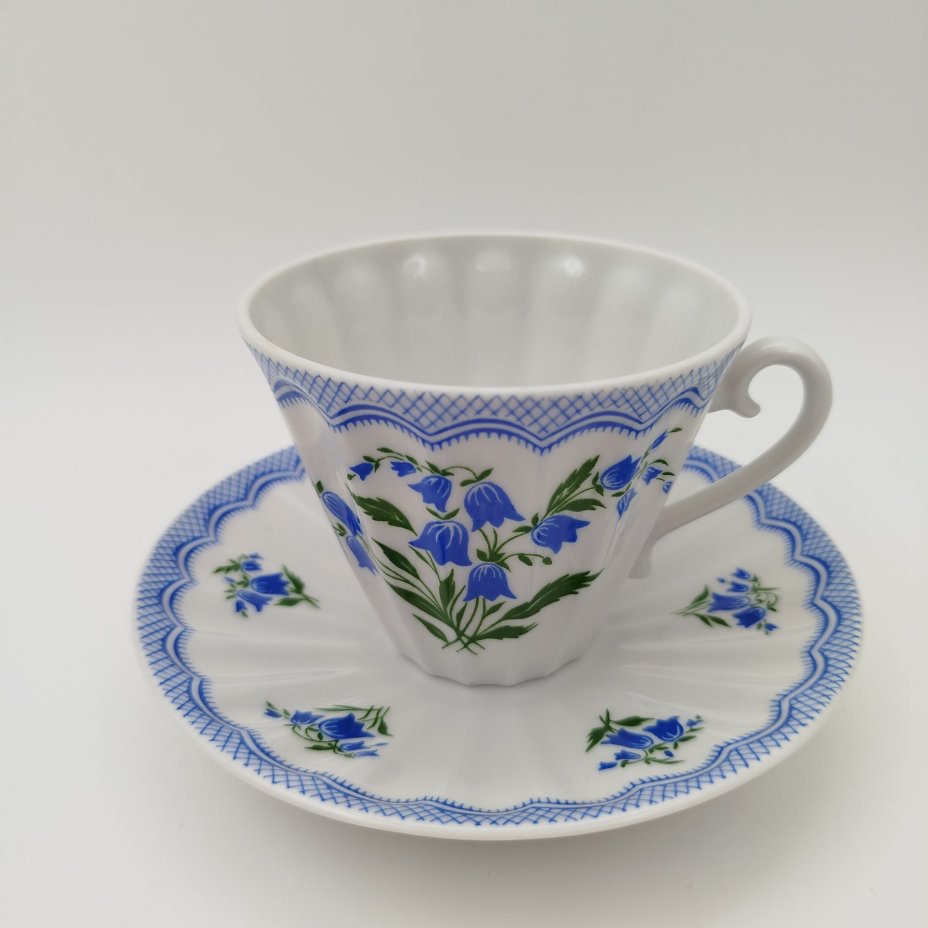 Пара чайная "Колокольчики", форма "Лучистая", фарфор, деколь, Ленинградский фарфоровый завод (ЛФЗ), СССР, 1970-1991 гг.