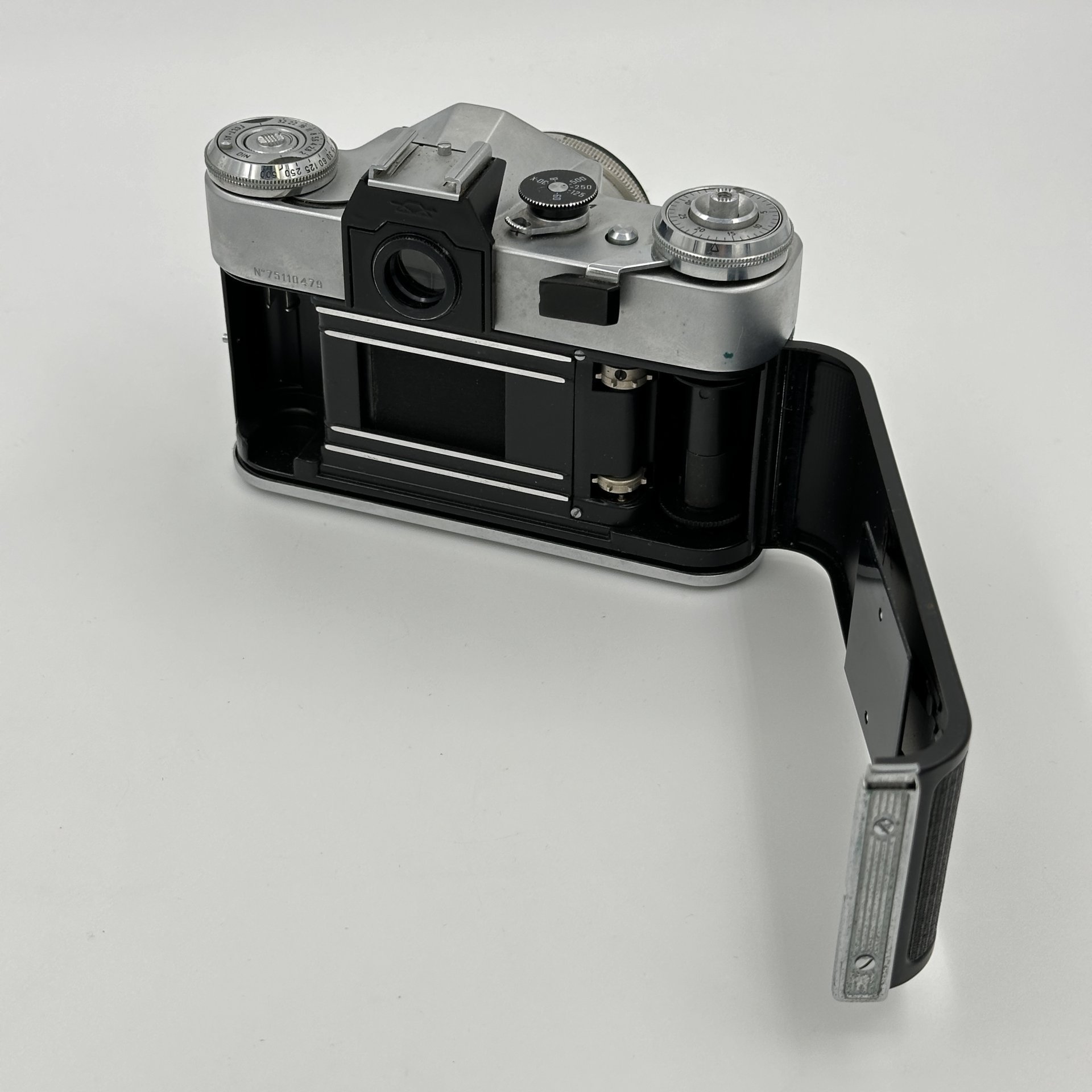 Фотоаппарат плёночный "Зенит-Е" с объективом "Carl Zeiss Jena Biotar 2/58" в оригинальном кофре, Красногорский механический завод (КМЗ)