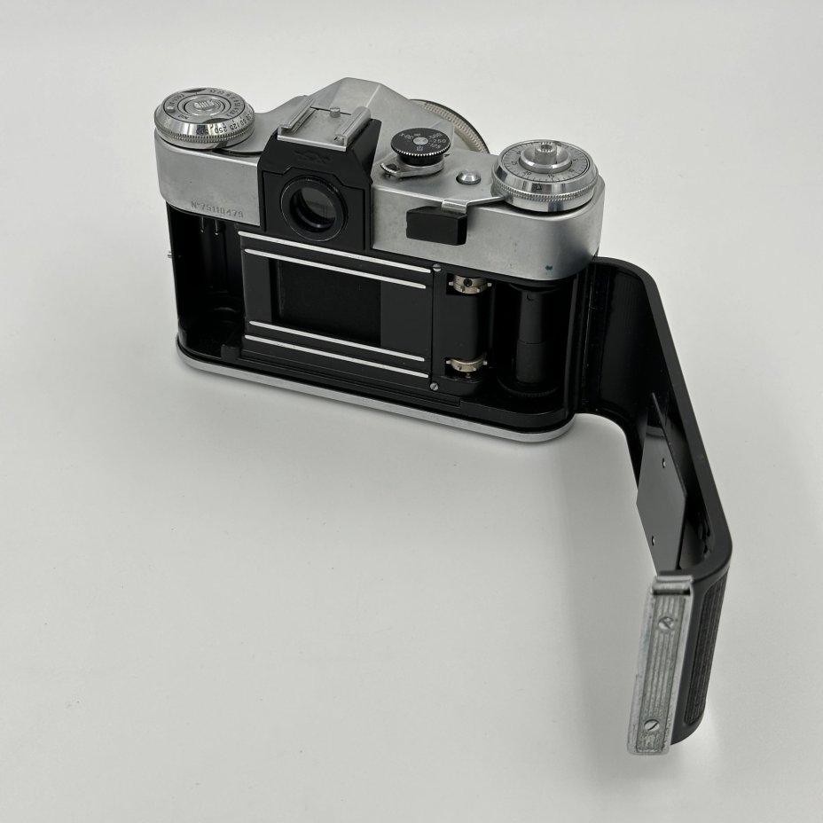 Фотоаппарат плёночный "Зенит-Е" с объективом "Carl Zeiss Jena Biotar 2/58" в оригинальном кофре, Красногорский механический завод (КМЗ)