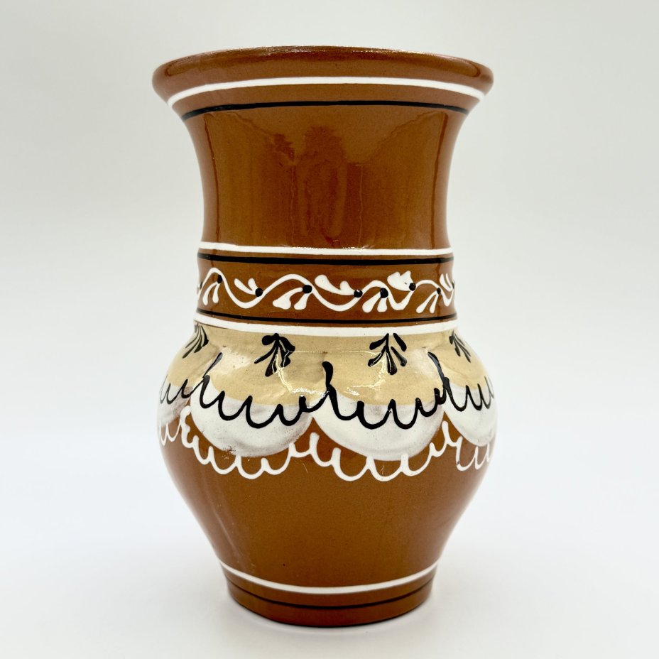 Крынка, украшенная флоральным декором, глина, поливы, роспись, СССР, 1960-1980 гг.