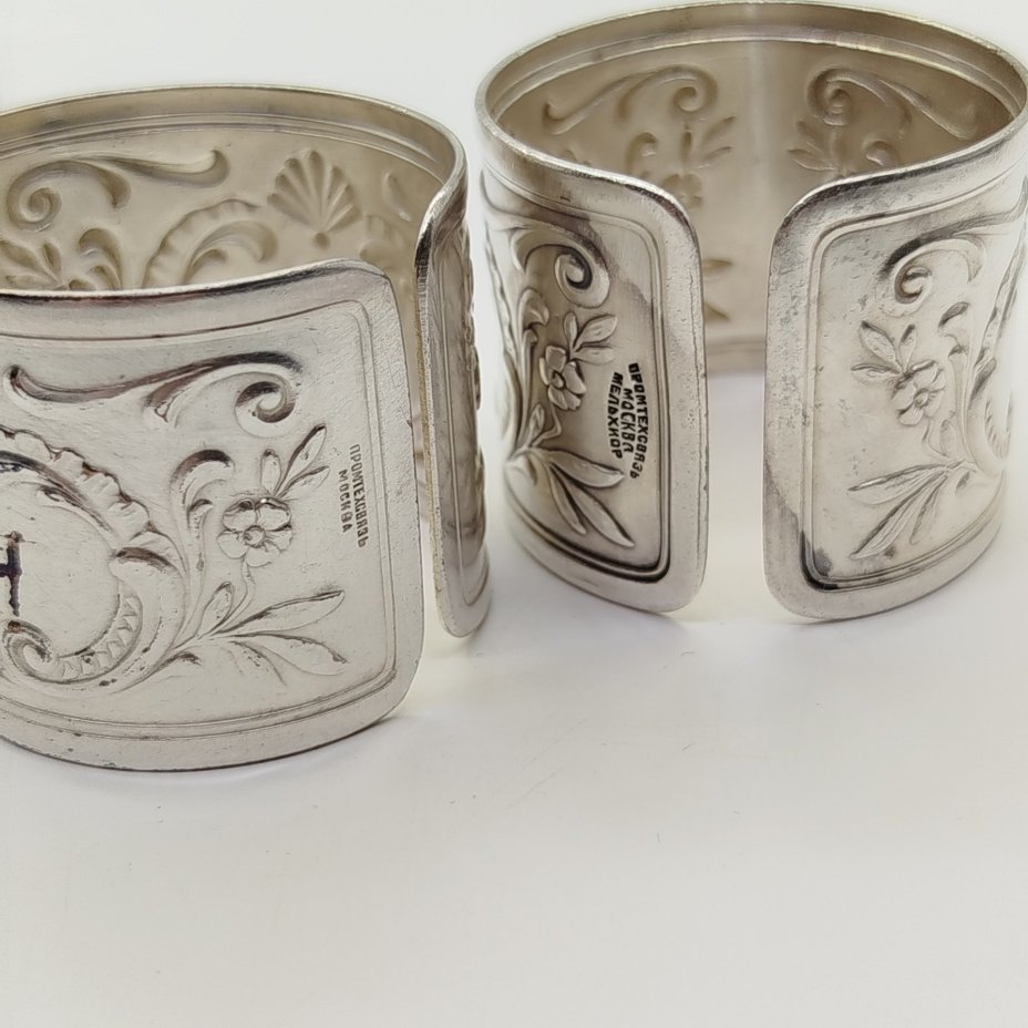 Набор винтажных колец для салфеток на 6 персон, украшенных растительным декором и произвольной нумерацией, мНЦ (медь-никель-цинк), Артель «Промтехсвязь», СССР, 1950-1960 гг.