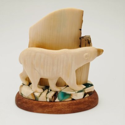 Статуэтка "Белый медведь на льдине", кость, резьба, композитный материал, Россия, 1970-2000 гг.