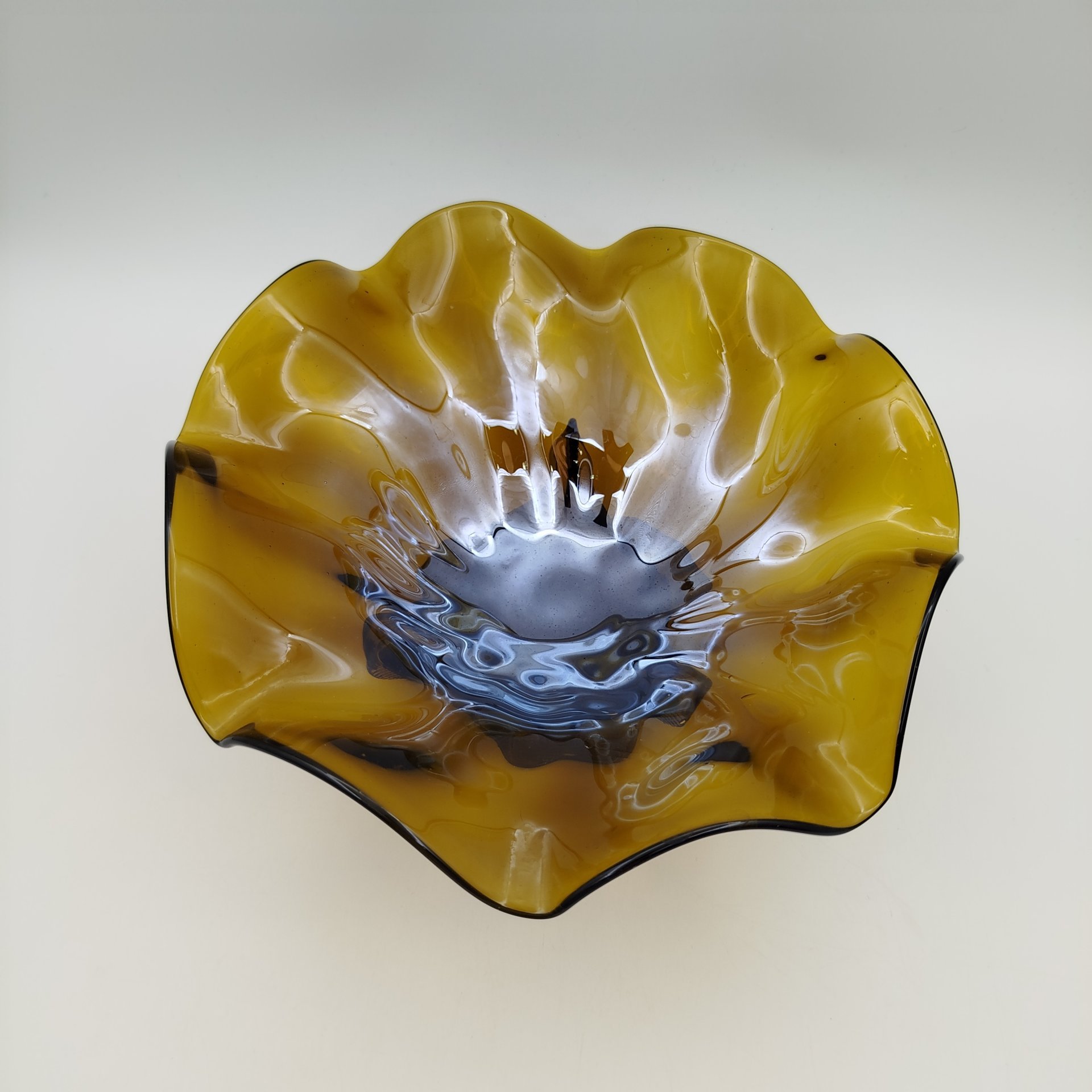 Ваза (конфетница), карамельного оттенка, стекло, гутная техника, СССР, 1970-1990 гг.