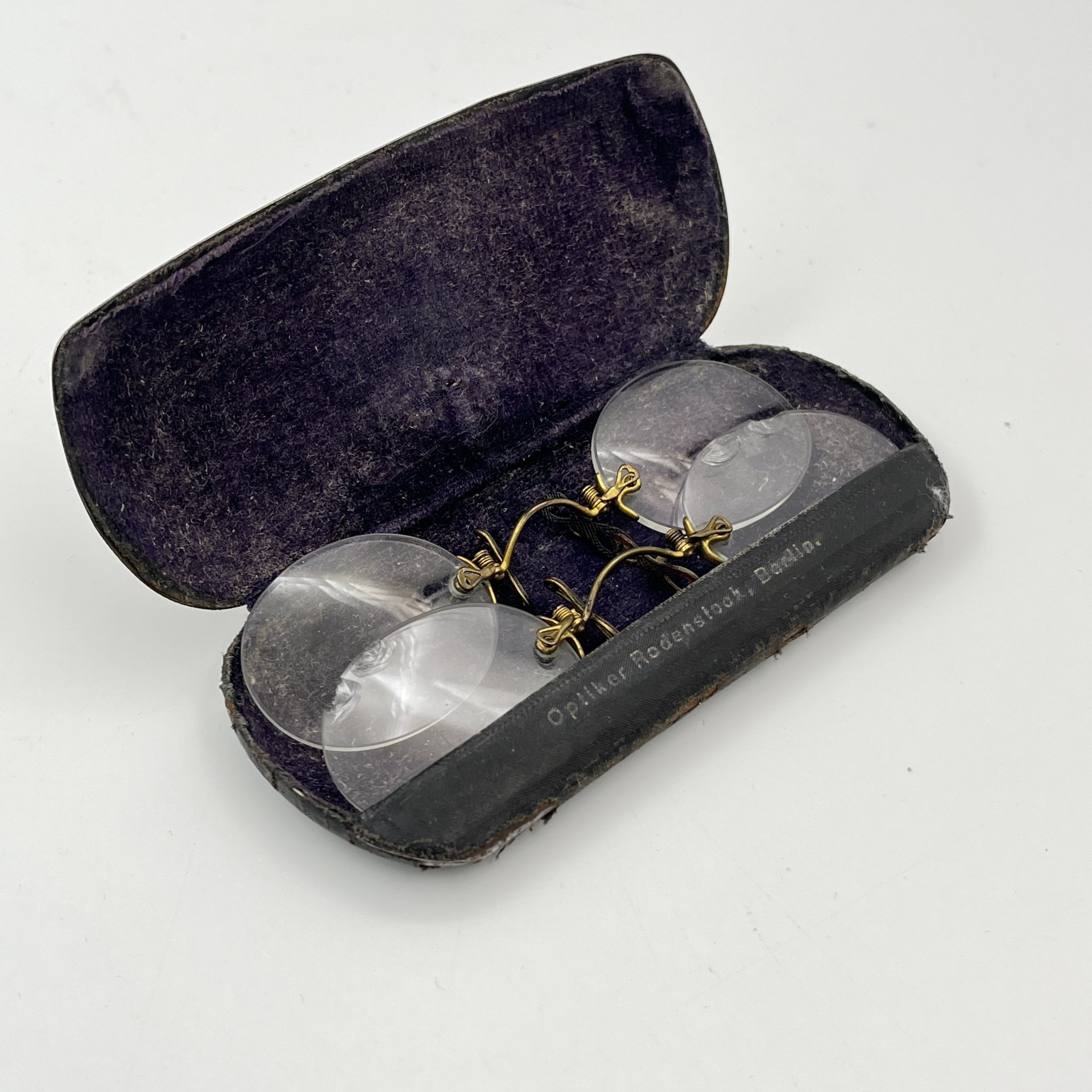 Две пары пенсне в оригинальном футляре "Optiker Rodenstock, Berlin"