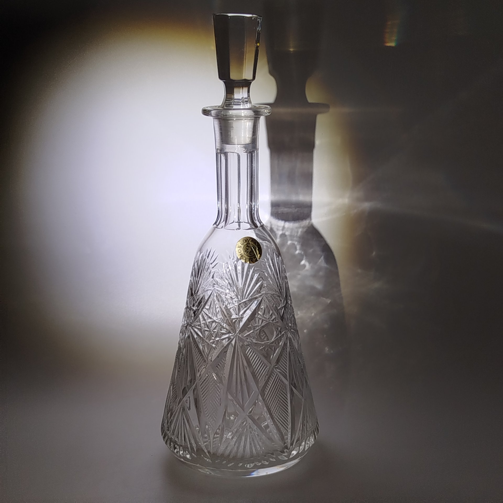 Штоф с резным геометрическим декором, хрусталь, Чехословакия, 1970-1990 гг.