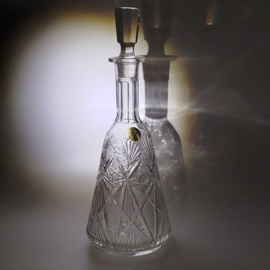 Штоф с резным геометрическим декором