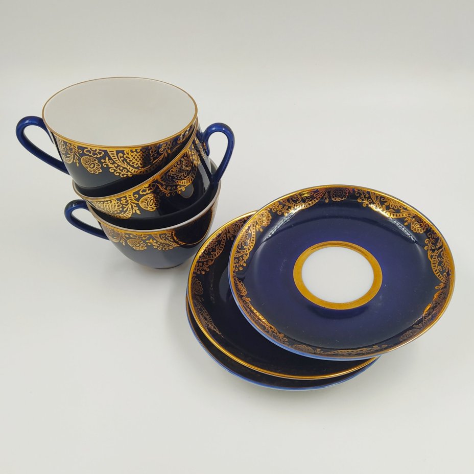 Набор из трех чайных пар с ажурным орнаментальным декором, фарфор, крытье кобальтом, золочение, Ленинградский фарфоровый завод (ЛФЗ), СССР, 1970-1992 гг.
