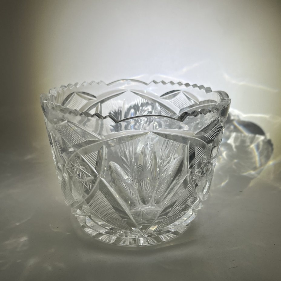 Салатник круглой формы с геометрическим декором, хрусталь, пресс, СССР, 1970-1990 гг.