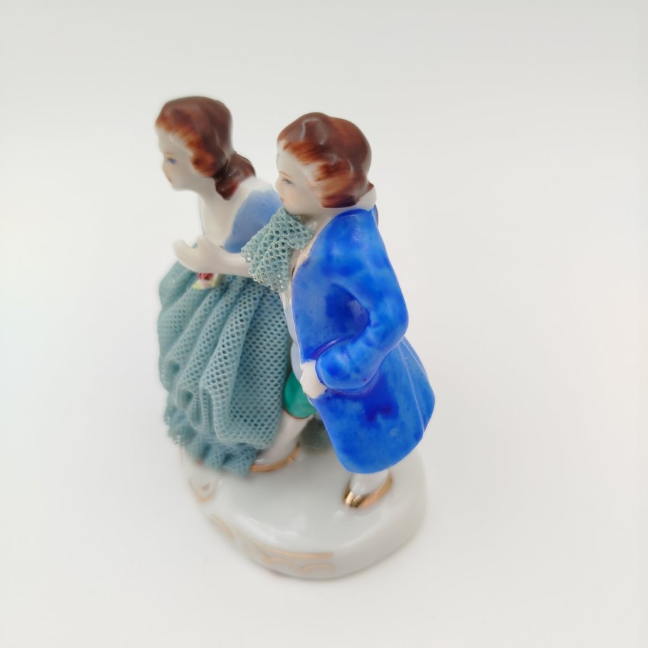 Статуэтка "Галантная сцена"