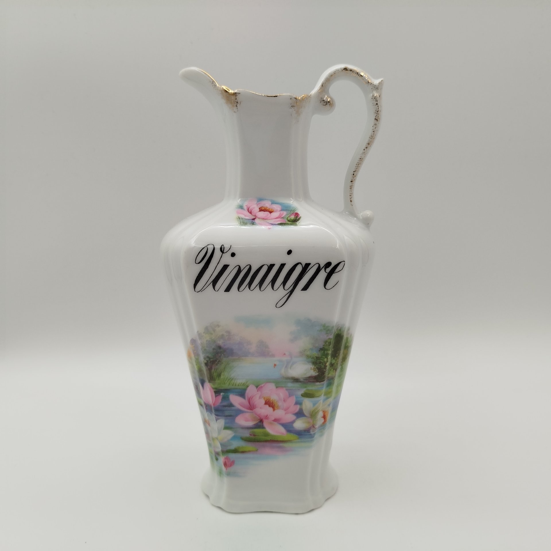 Кувшин для уксуса, украшенный цветочным декором, фарфор, деколь, золочение, Франция, 1900-1930 гг.