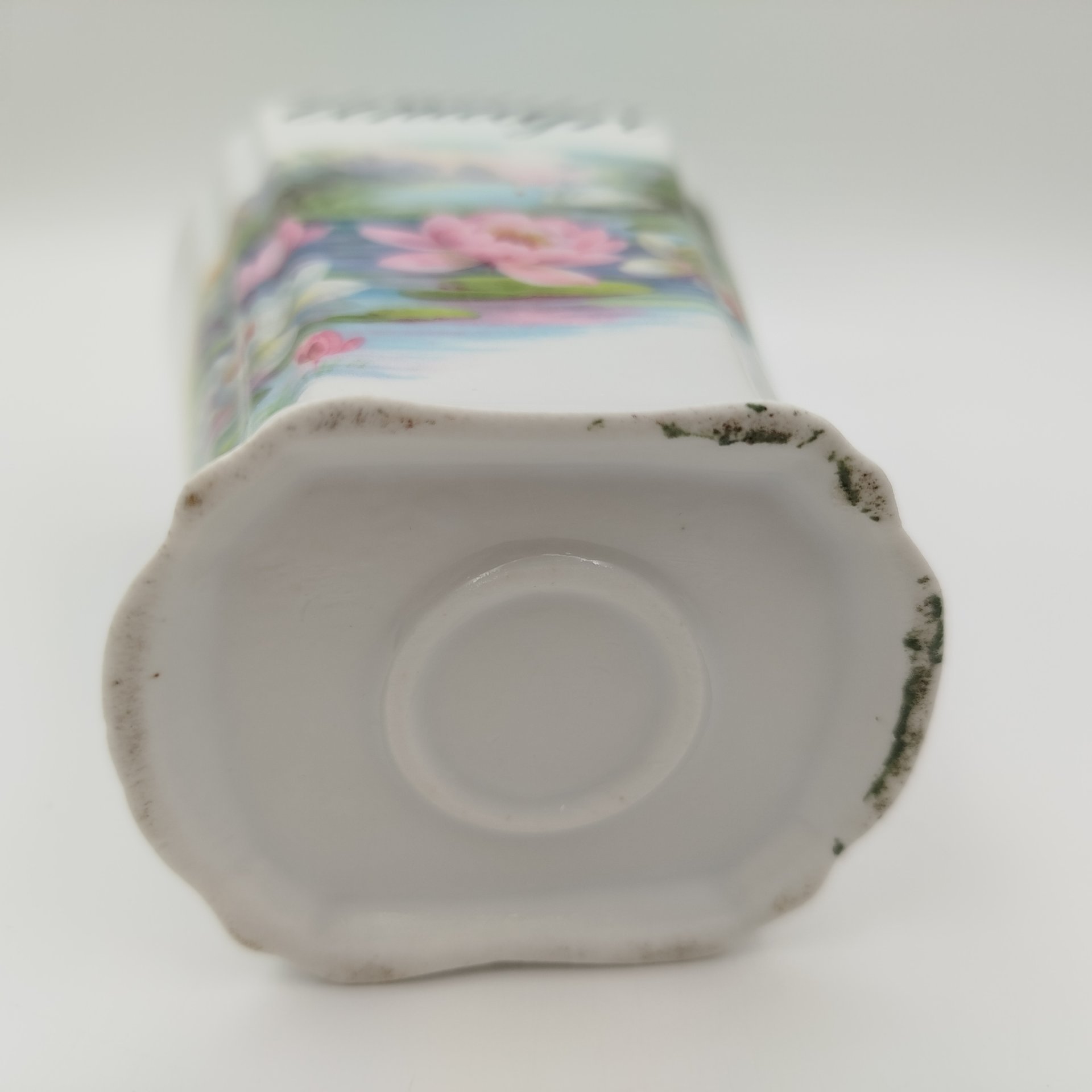 Кувшин для уксуса, украшенный цветочным декором, фарфор, деколь, золочение, Франция, 1900-1930 гг.