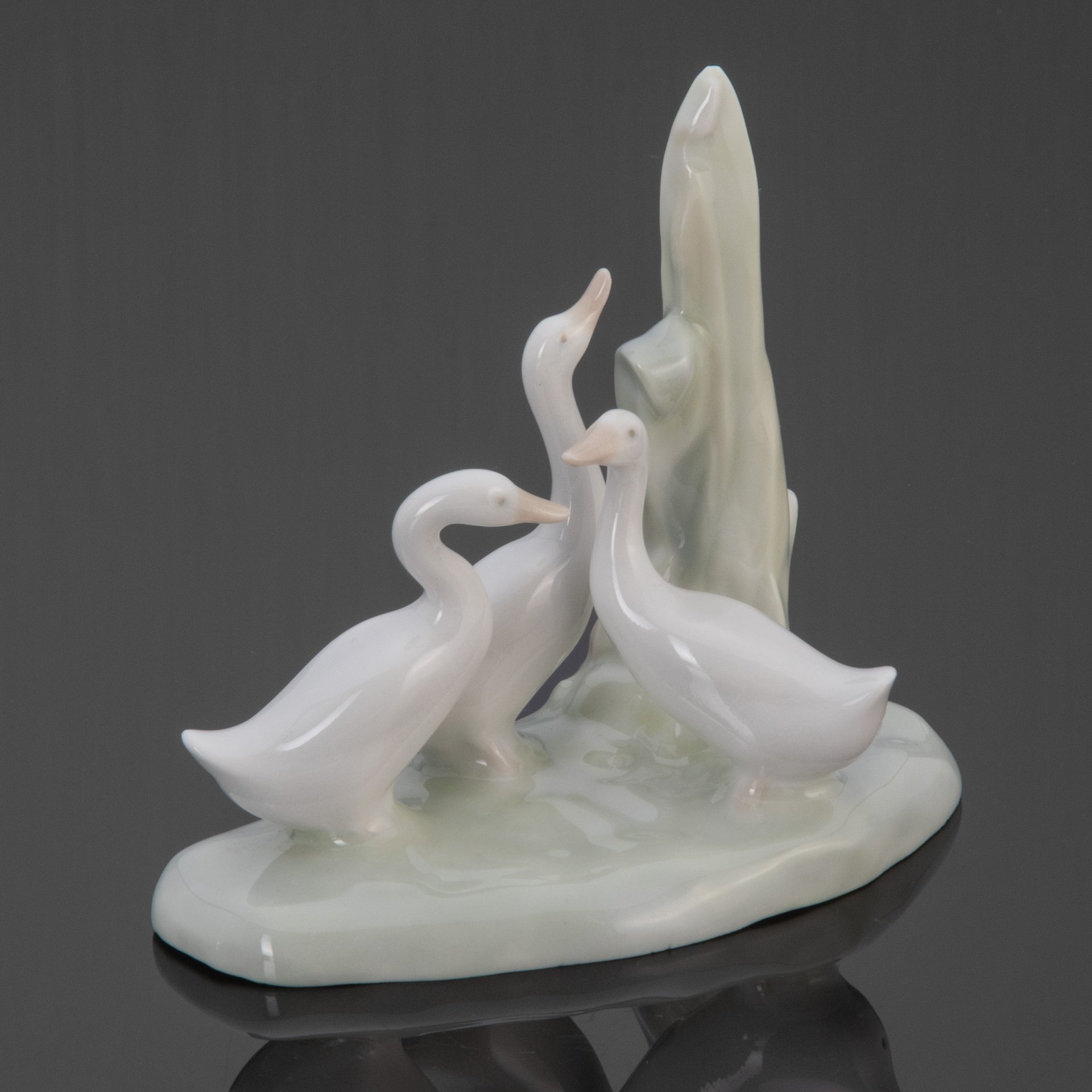 Статуэтка "Гуси в траве", фарфор, роспись, NAO Porcelain, Испания, 1980-1990 гг., NAO Porcelain