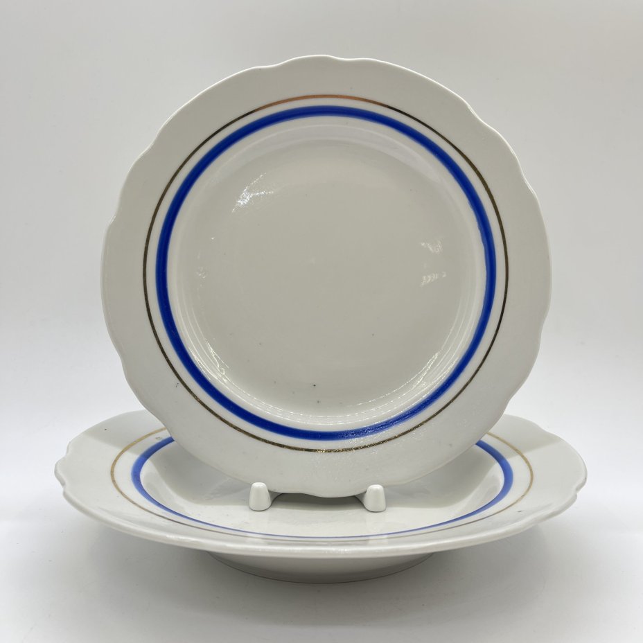 Набор из 2-х тарелок (обеденная и суповая), фарфор, золочение, Городницкий фарфоровый завод, Россия, 1970-2000 гг.