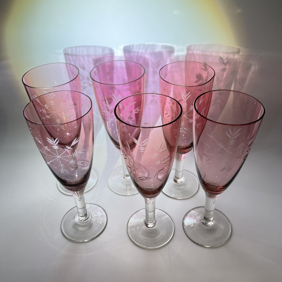 Набор фужеров розового оттенка с декором в виде снежинок (6 шт.)