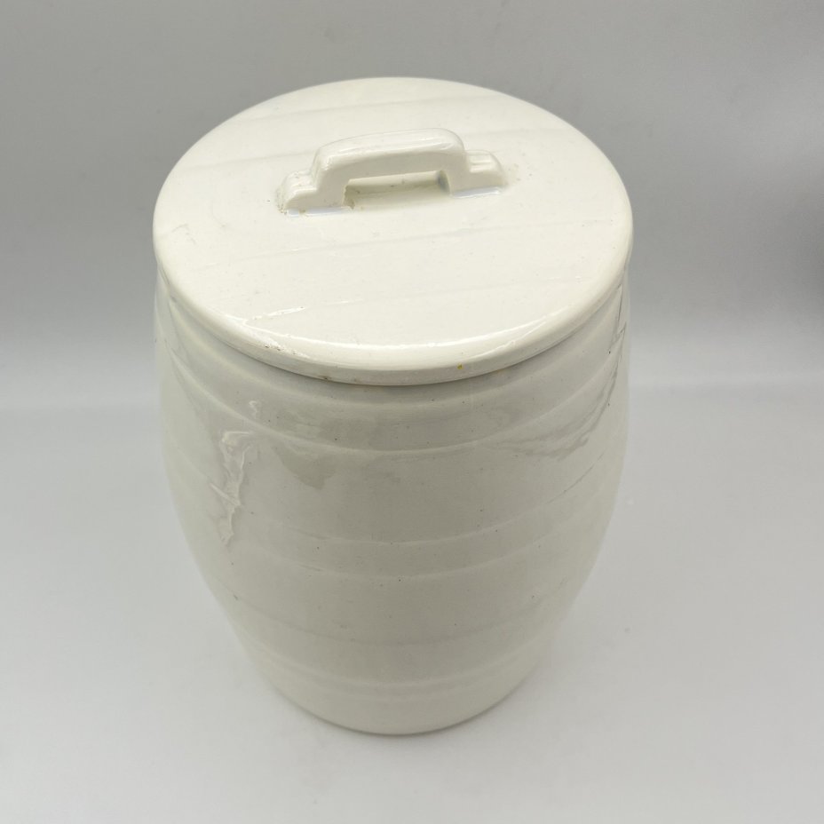 Бочонок с крышкой (для хранения сыпучих продуктов), фаянс, глазурь, Будянский фаянсовый завод «Серп и молот», СССР, 1957-1965 гг.