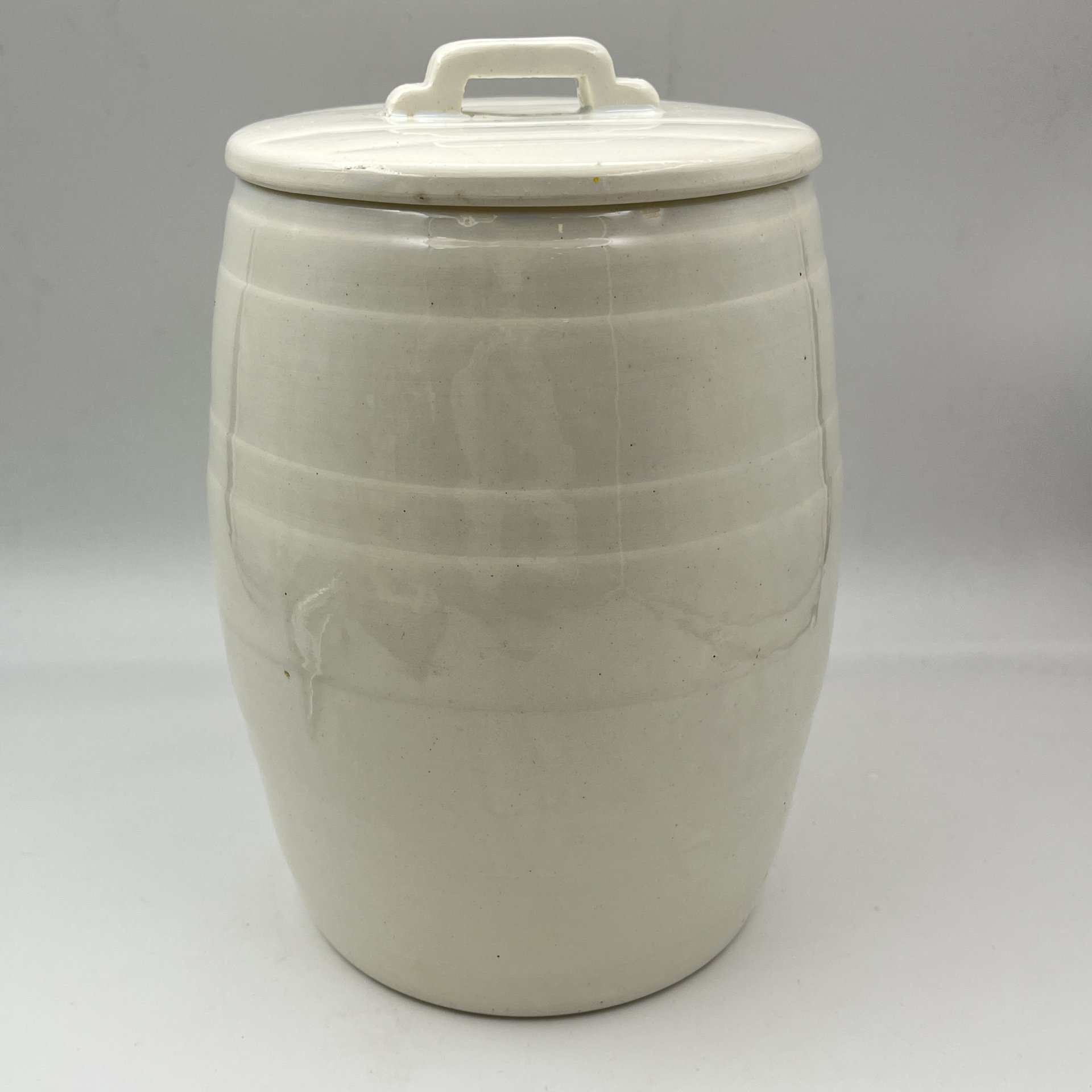 Бочонок с крышкой (для хранения сыпучих продуктов), фаянс, глазурь, Будянский фаянсовый завод «Серп и молот», СССР, 1957-1965 гг., Будянский фаянсовый завод «Серп и молот»