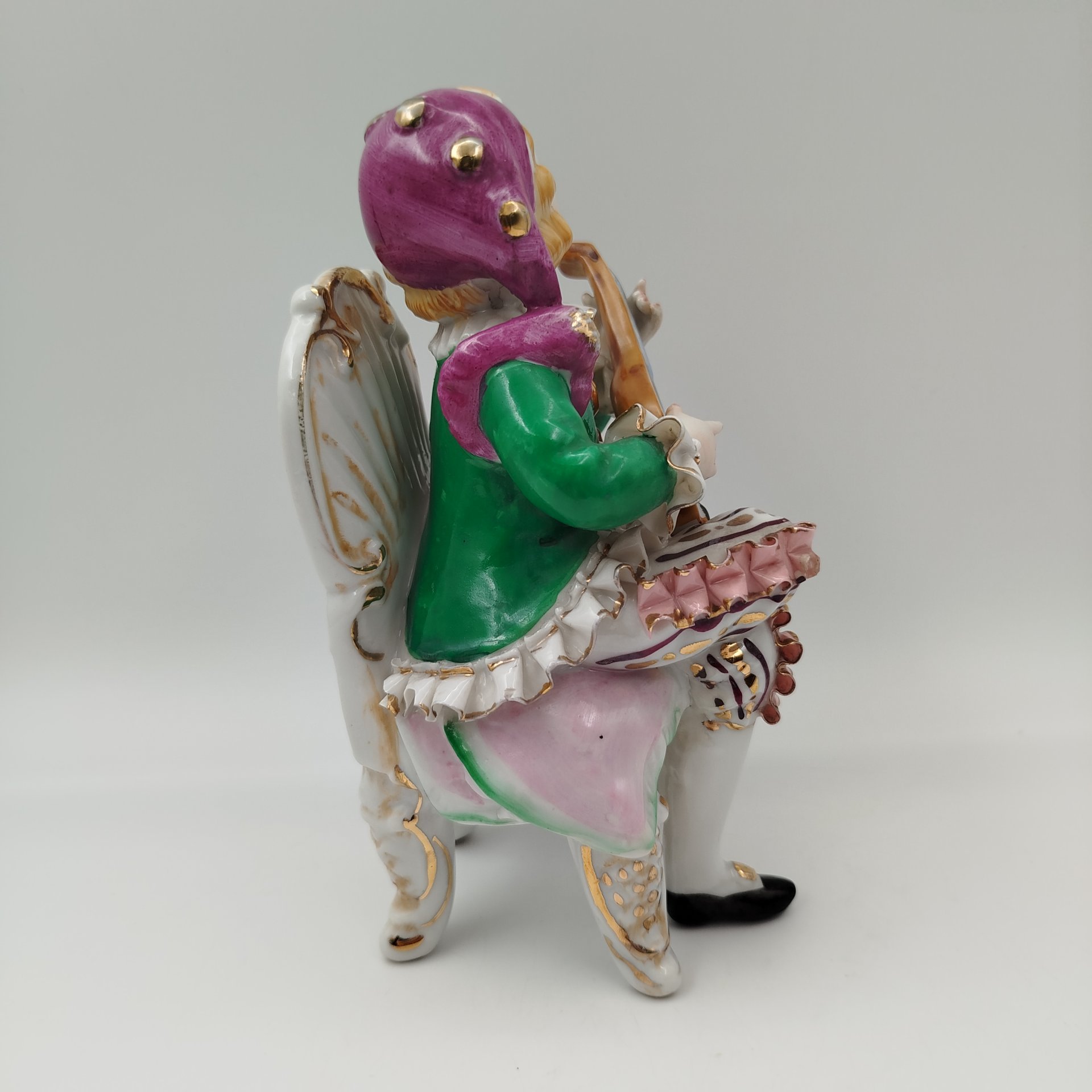 Статуэтка "Юный музыкант", фарфор, роспись, золочение, Азия, 1990-2000 гг.