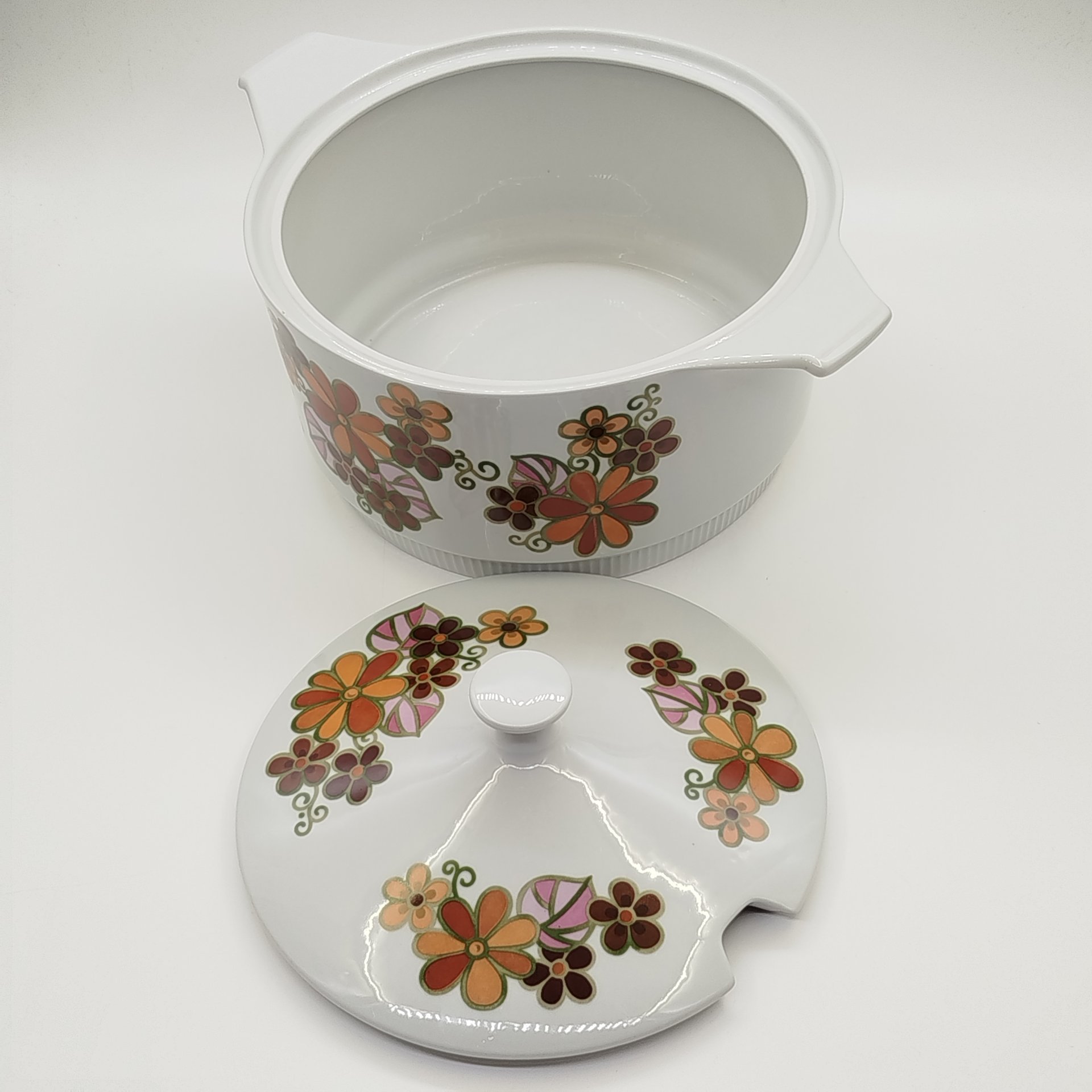 Супница с цветочным декором