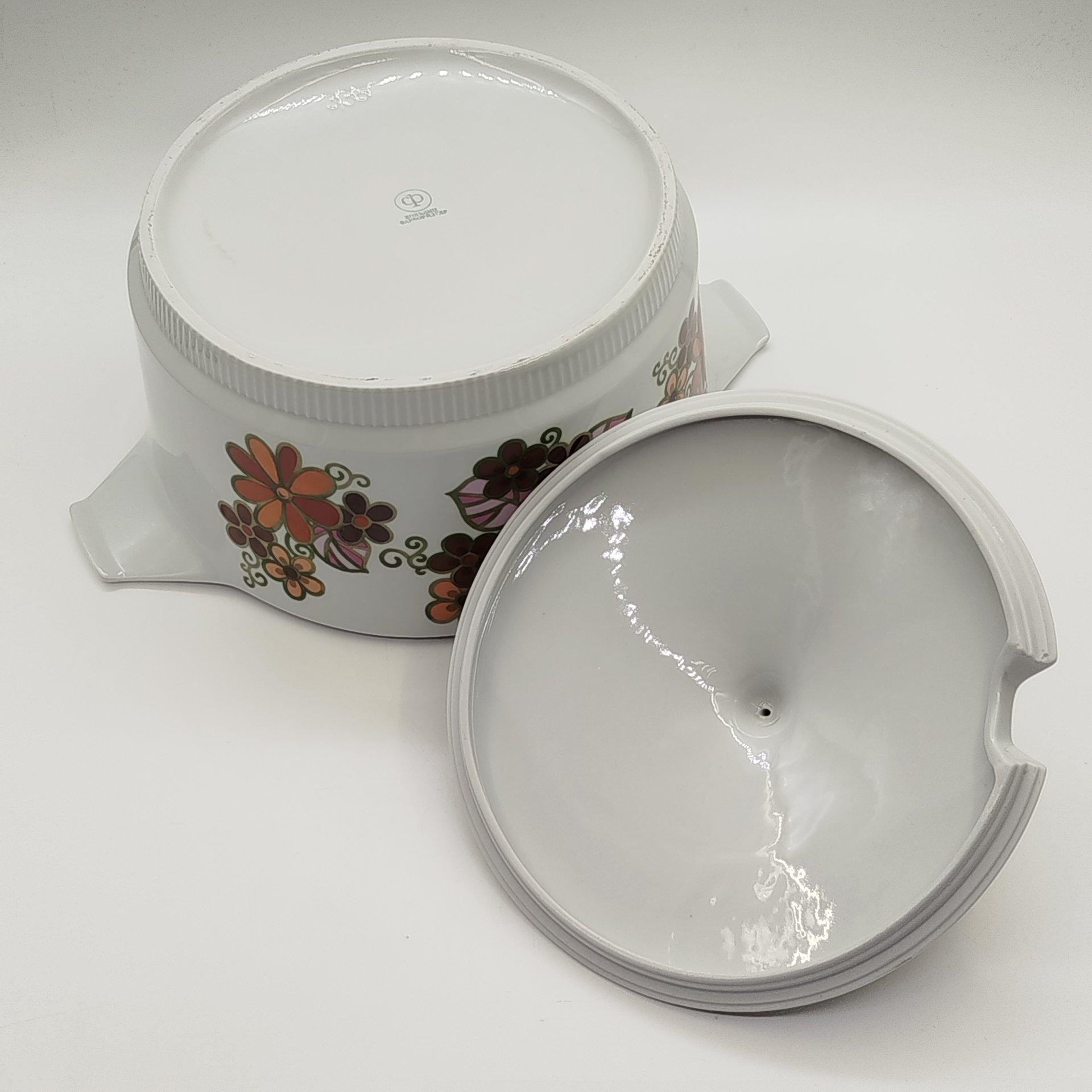 Супница с цветочным декором