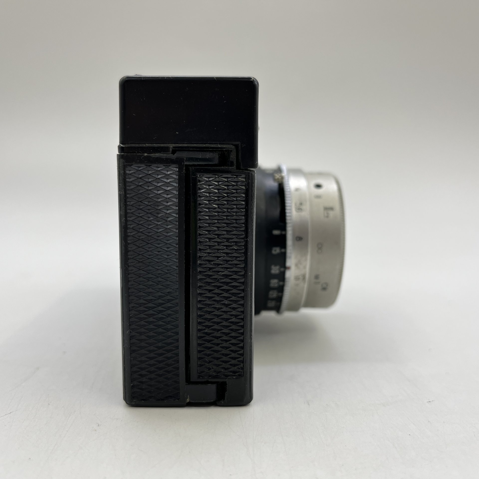 Фотоаппарат "Смена-8" в оригинальном кофре (не работает), металл, стекло, полимерный материал, кожа, ЛОМО (Ленинградское оптико-механическое объединение), СССР, 1970-1990 гг.