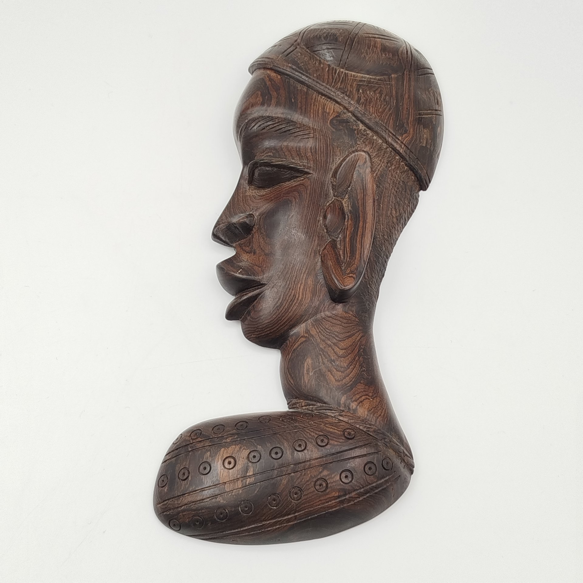 Барельеф настенный в виде африканской женщины, выполненный из эбенового дерева, дерево, Африка, 1990-2000 гг.