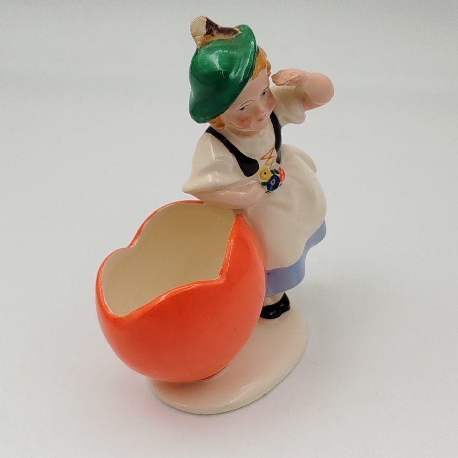 Статуэтка (карандашница) "Девочка с сердечком", фаянс, роспись, Hertwig & Co., Германия, 1941-1958 гг.