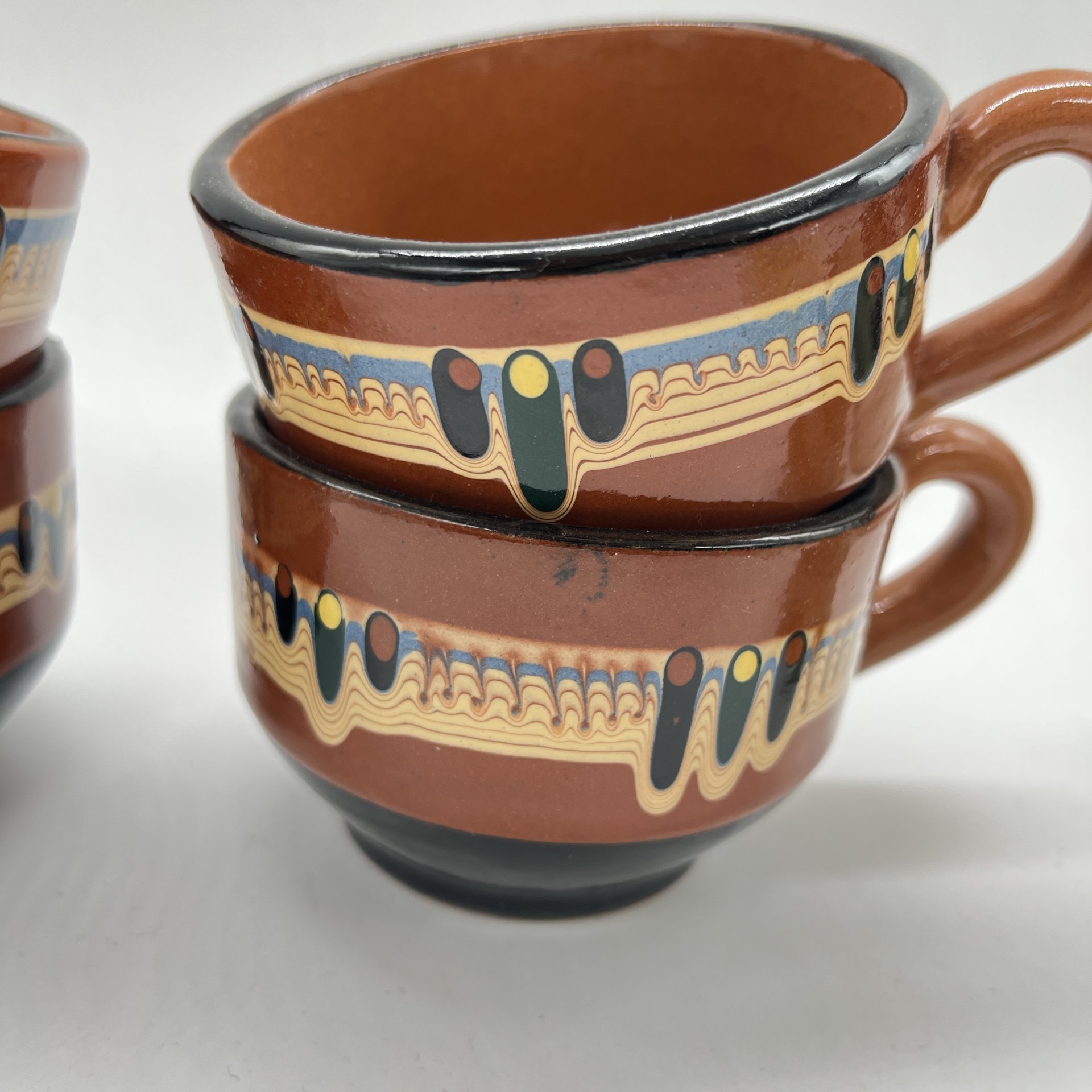 Набор из 4 чашек с абстрактным декором, керамика, цветные поливы, глазурь, СССР, 1970-1990 гг.