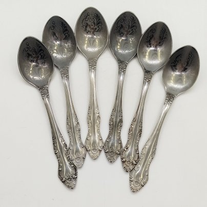 Набор из 6 чайных ложек, украшенных растительным декором, нержавеющая сталь, Павловский завод художественных металлоизделий им. С.М. Кирова, СССР, 1970-1990 гг.