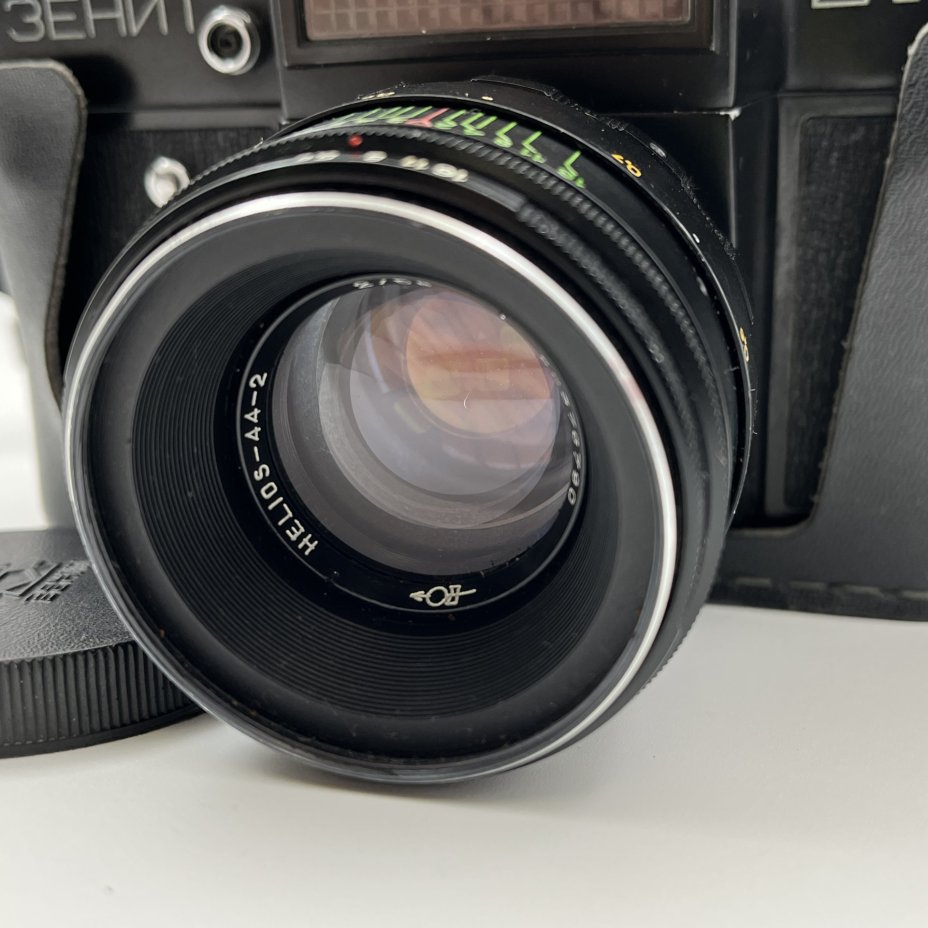 Фотоаппарат "Зенит-ЕТ" c объективом "Гелиос-44-2" в оригинальном кофре с коробкой, металл, пластик, стекло, кожа, Белорусское оптико-механическое объединение (БелОМО), СССР, 1982 г.