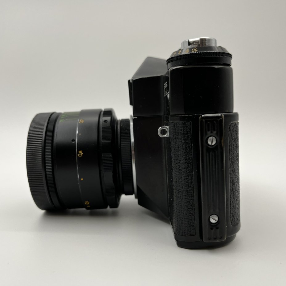 Фотоаппарат "Зенит-ЕТ" c объективом "Гелиос-44-2" в оригинальном кофре с коробкой, металл, пластик, стекло, кожа, Белорусское оптико-механическое объединение (БелОМО), СССР, 1982 г.