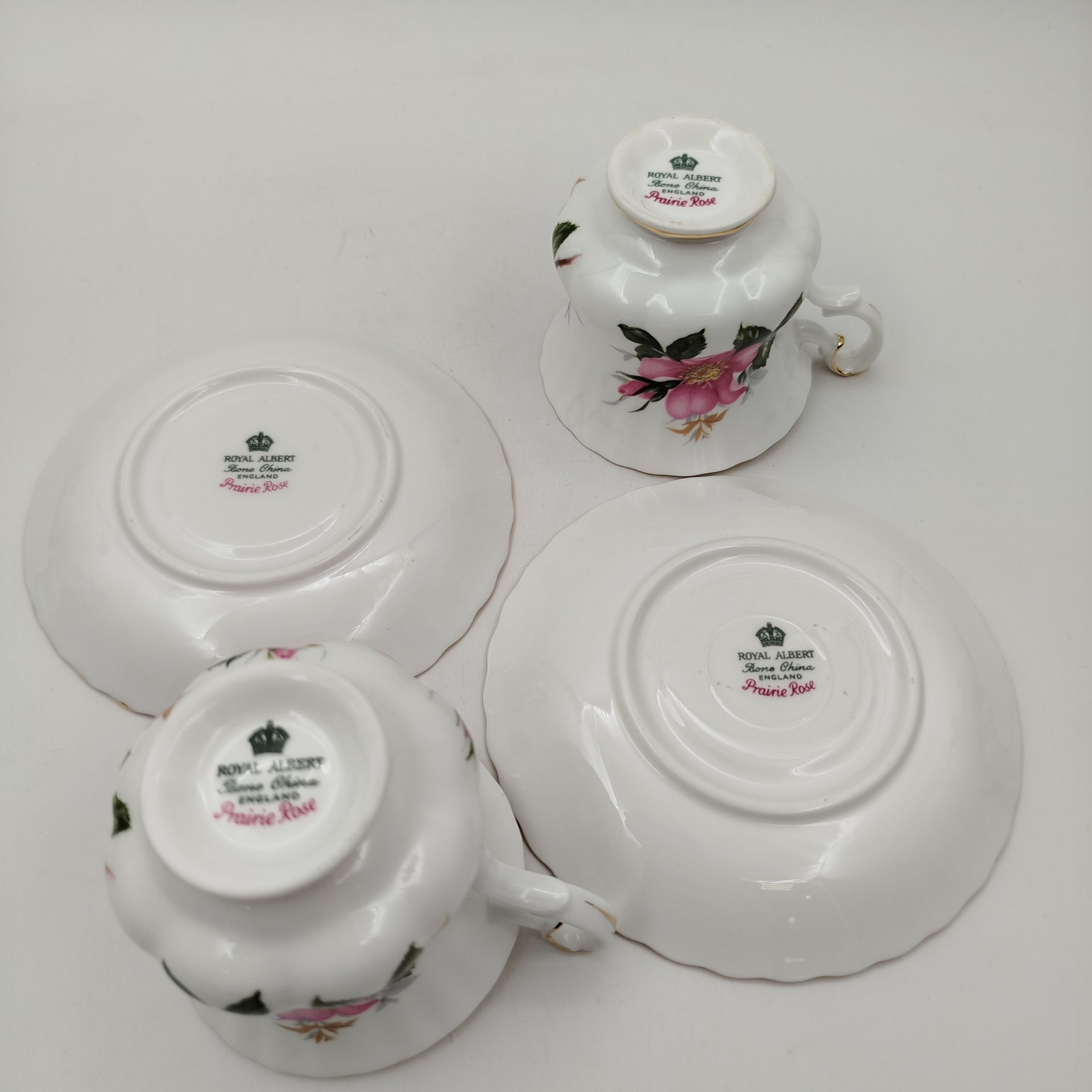 Набор кофейных пар на 2 персоны (дуэт) с ярким цветочным декором " Prairie Rose", Royal Albert