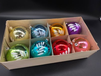 Набор из 8 ёлочных игрушек в оригинальной упаковке