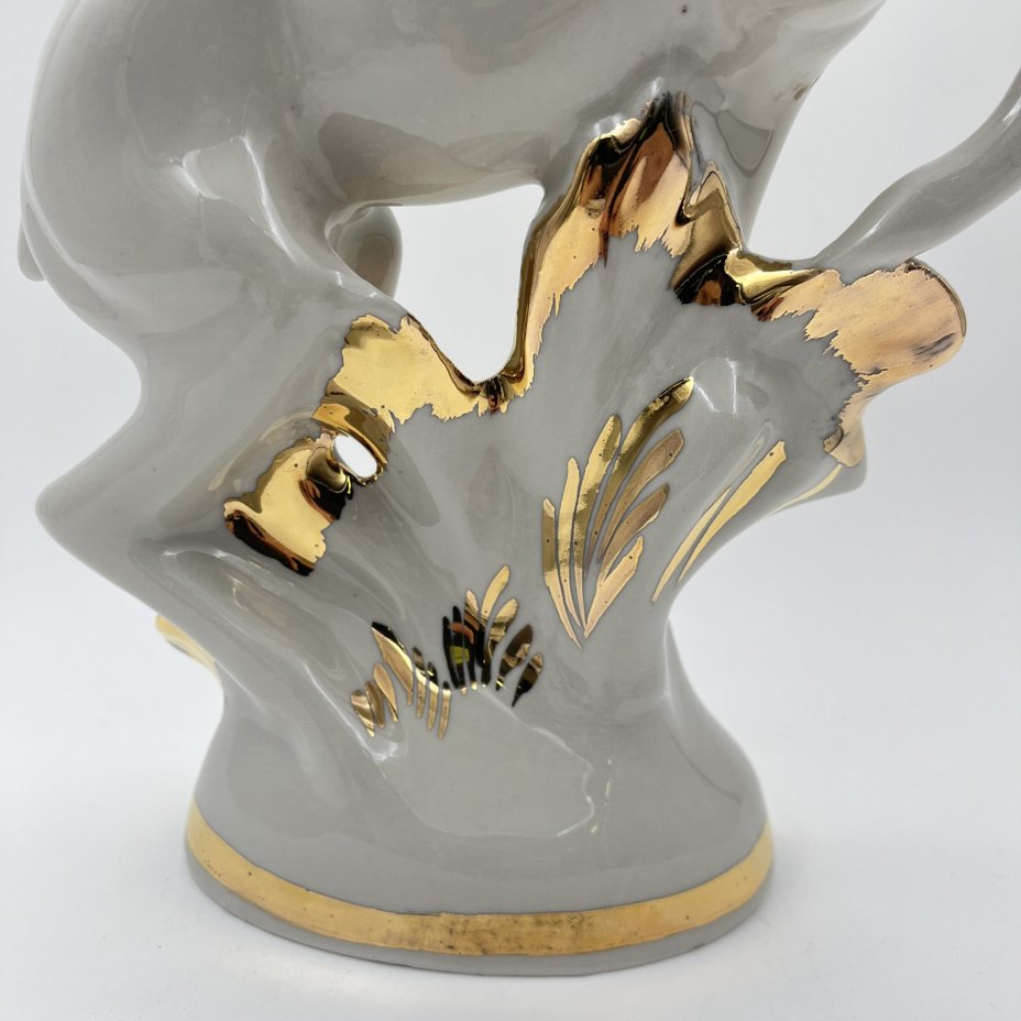 Статуэтка "Олень", фарфор, золочение, Городницкий фарфоровый завод, СССР, 1970-1990 гг.