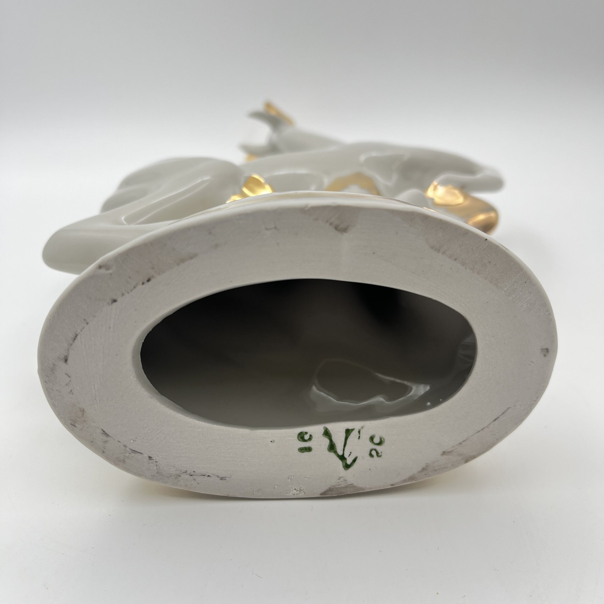 Статуэтка "Олень", фарфор, золочение, Городницкий фарфоровый завод, СССР, 1970-1990 гг.