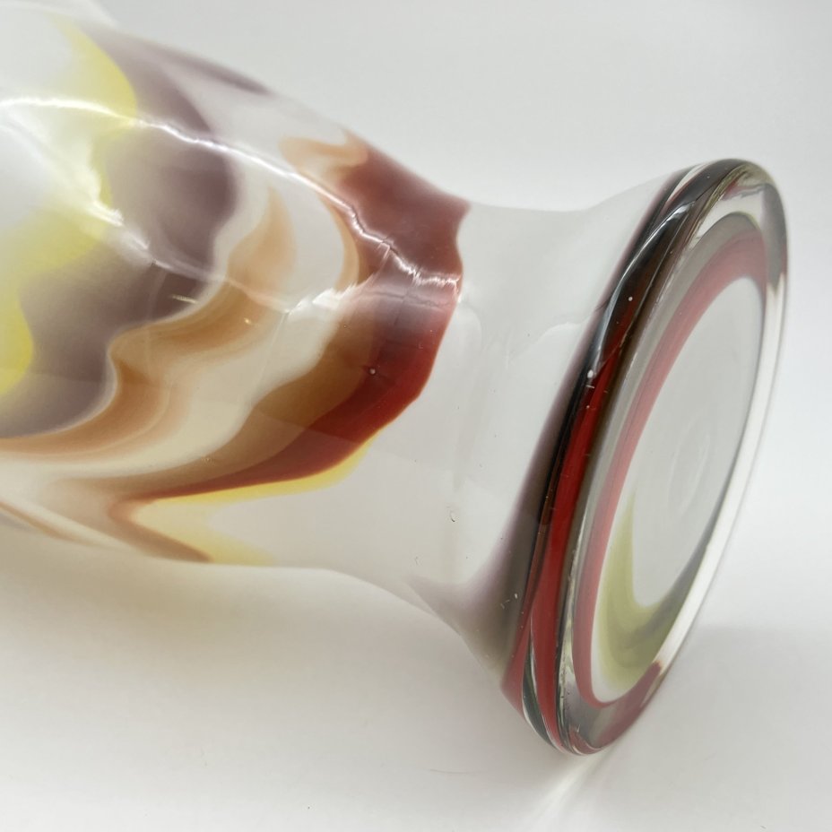 Ваза "Татьянка" в разноцветной гамме, автор Б.А. Смирнов, стекло, молочное стекло, Ленинградский завод художественного стекла (ЛЗХС), СССР, 1960-1980 гг.