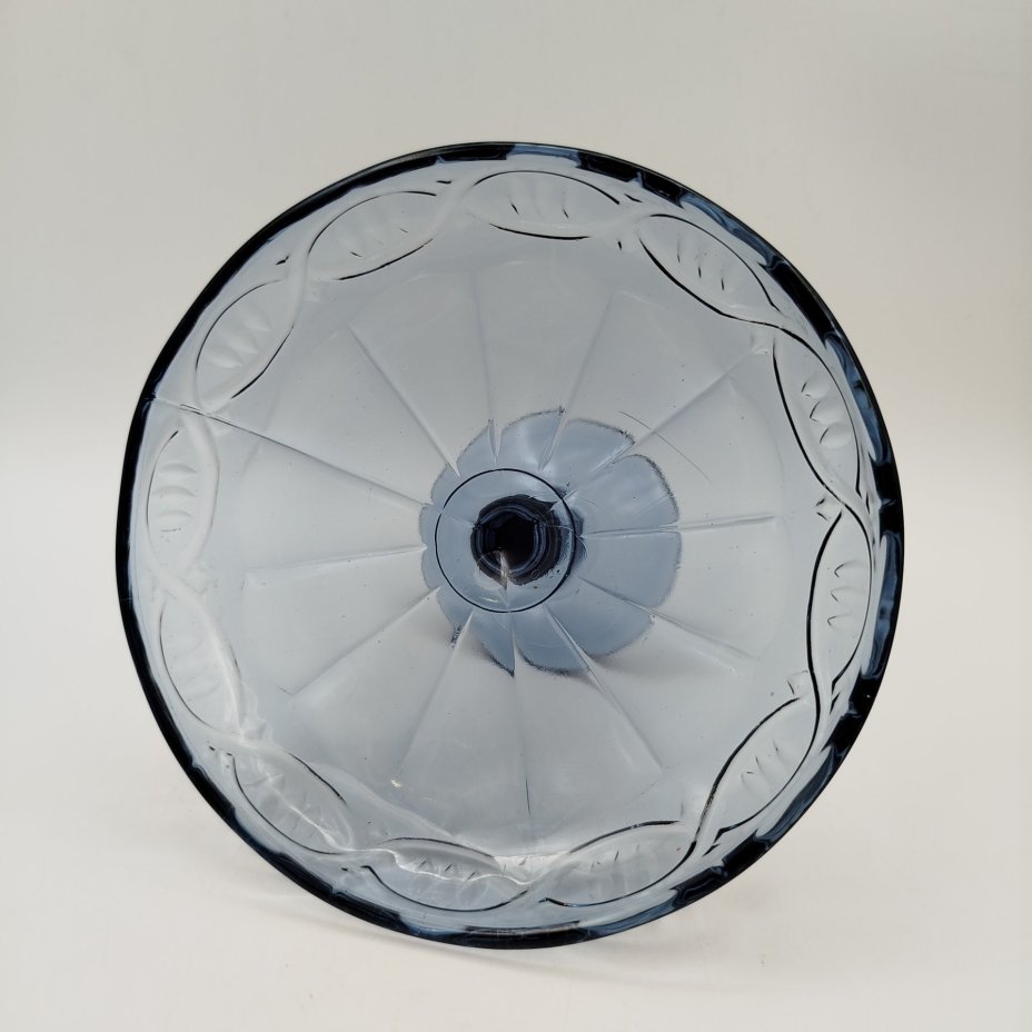 Конфетница синего оттенка с рельефным декором, стекло, СССР, 1960-1980 гг.