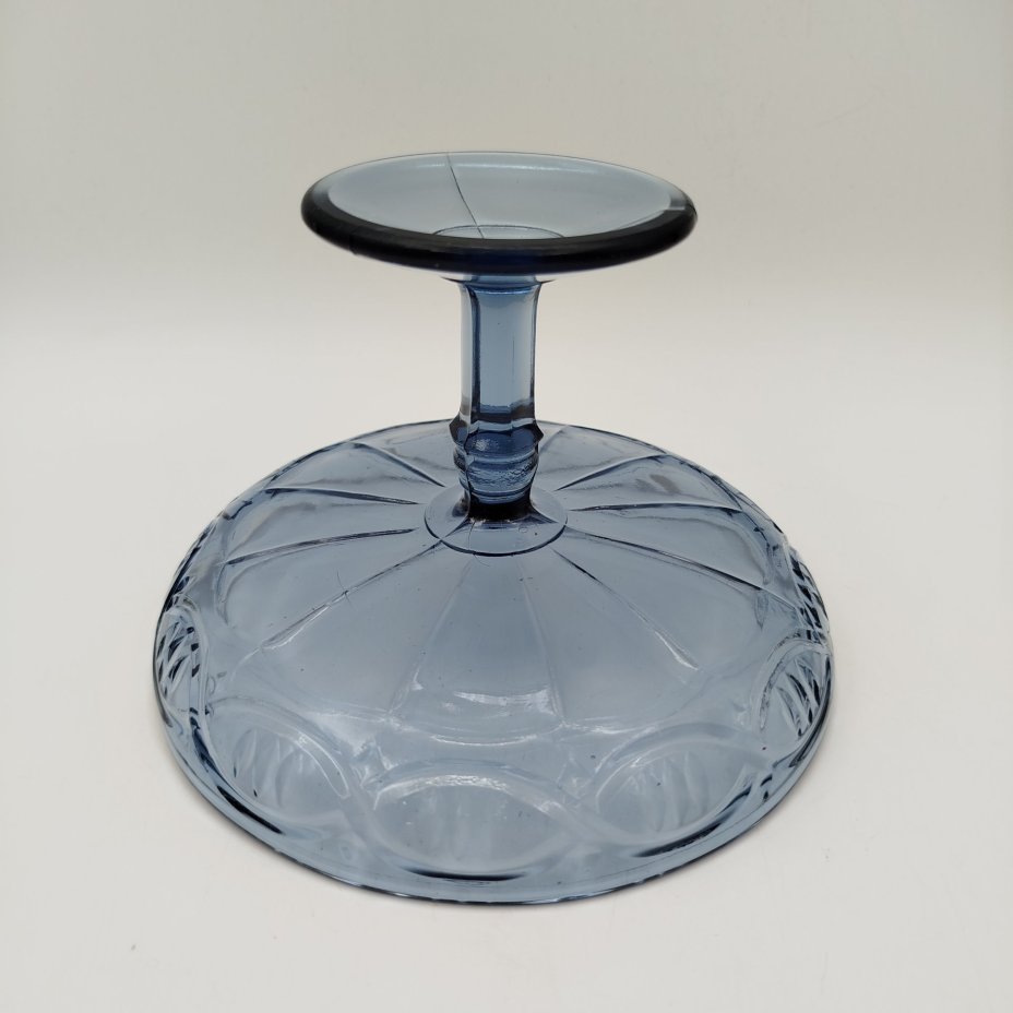 Конфетница синего оттенка с рельефным декором, стекло, СССР, 1960-1980 гг.