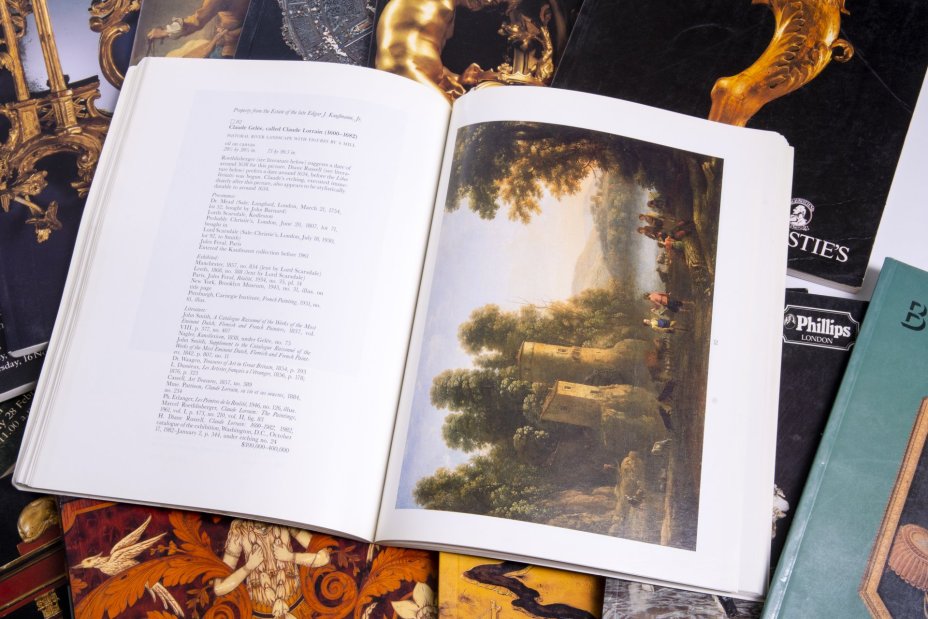 Набор из 14 различных иллюстрированных каталогов аукционных домов Sotheby's, Christie's, Bonhams, бумага, печать, Западная Европа, 1989-1999 гг.