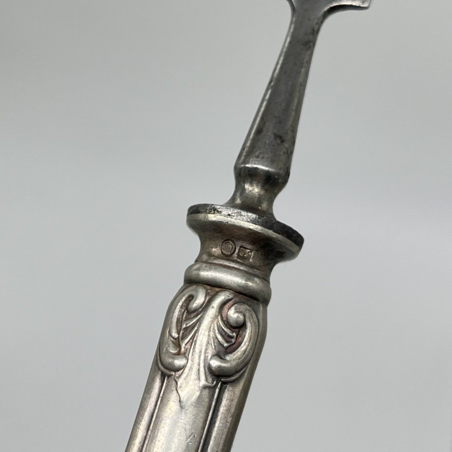 Нож для масла с растительным декором на ручке, металл, посеребрение, August Wellner Söhne, Германия, 1918-1934 гг.