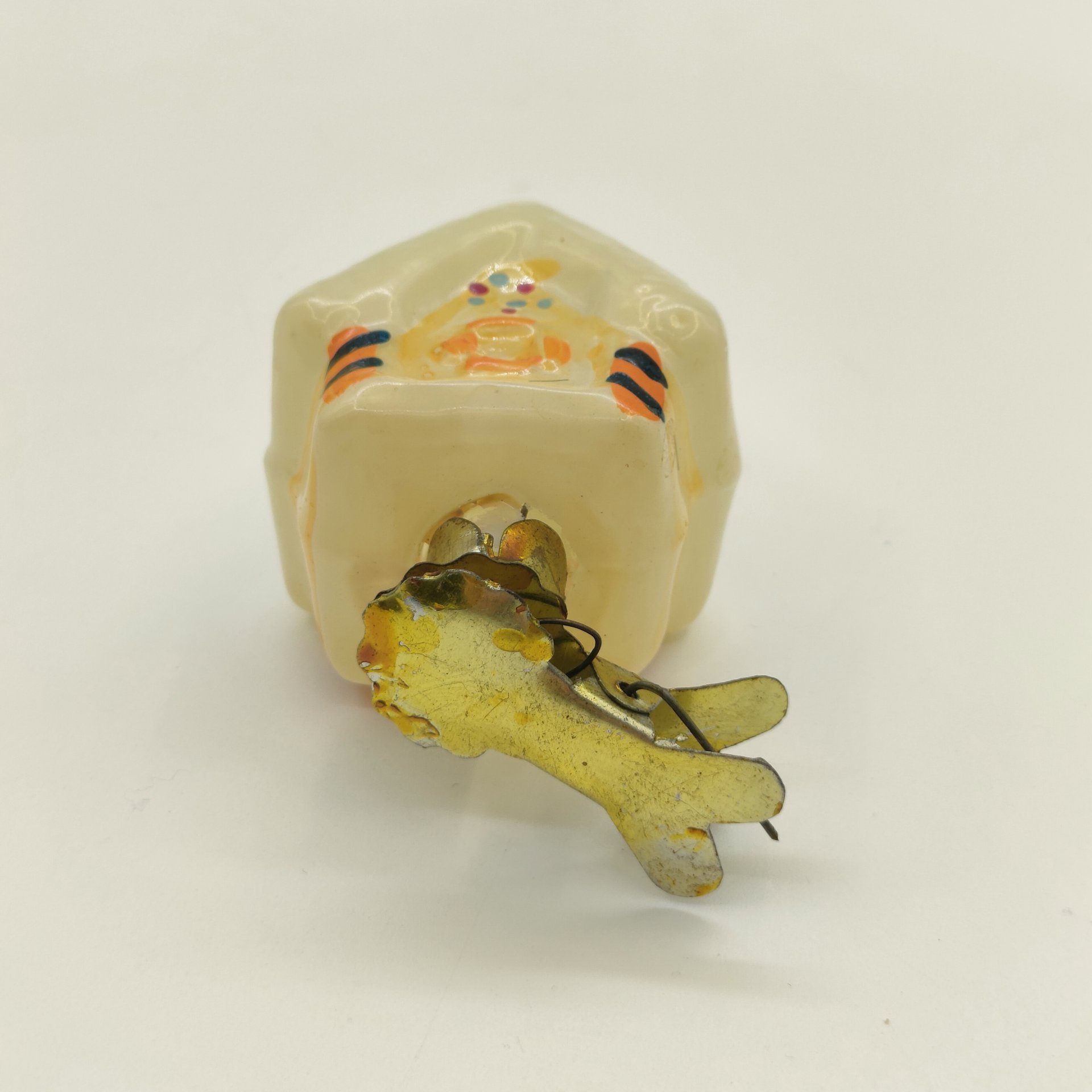 Игрушка ёлочная "Избушка Коковани" по сказу П. Бажова "Серебряное копытце", стекло, роспись, сплав металлов, СССР, 1960-1970 гг.