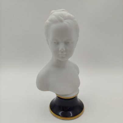 Бюст "Луиза Броньяр" ("Девочка") по мотивам одноименного произведения Жана Антуана Гудона, фарфор, крытье, золочение, Европа, 1990-2000 гг.