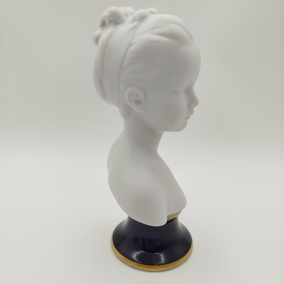 Бюст "Луиза Броньяр" ("Девочка") по мотивам одноименного произведения Жана Антуана Гудона