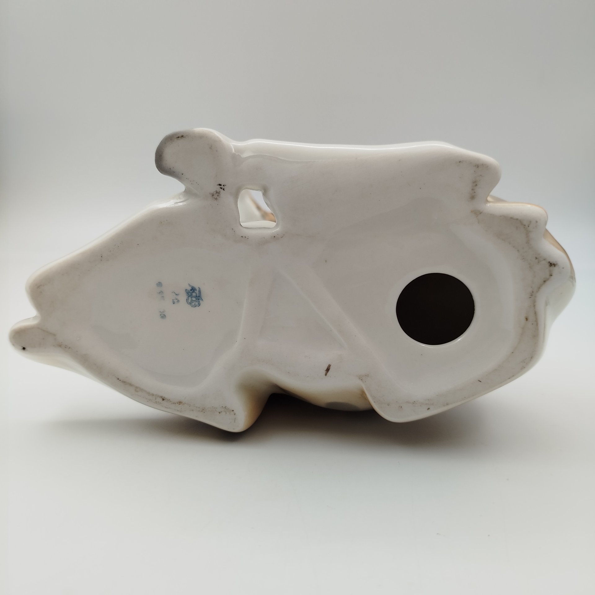 Статуэтка "Жираф", скульптор П.П. Веселов, фарфор, аэрография, роспись, Ленинградский фарфоровый завод (ЛФЗ), Россия, 1989-2001 гг.