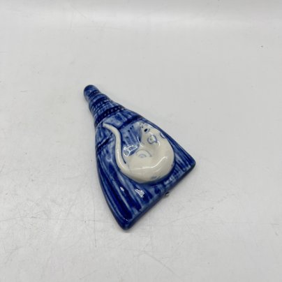 Панно настенное миниатюрное "Мышка на венике", фарфор, роспись, Россия, 1990-2010 гг.