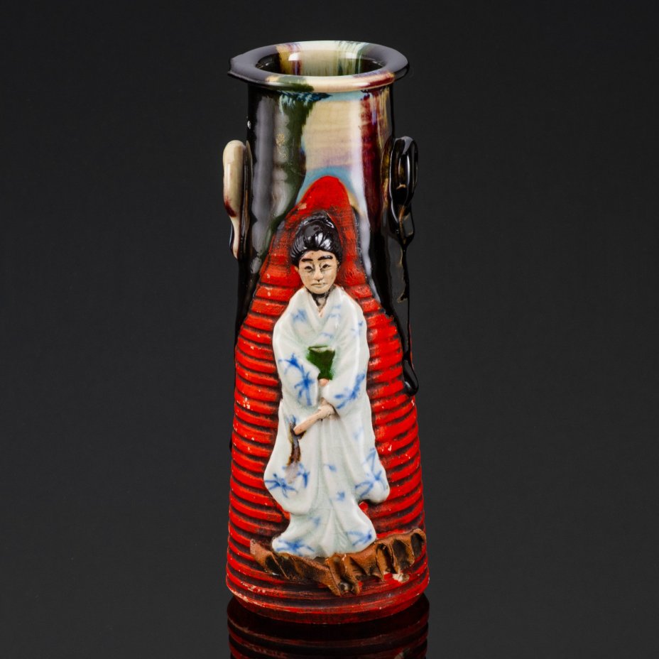 Ваза с изображением девушки, керамика, поливы, роспись, Япония, 1920-1950 гг.