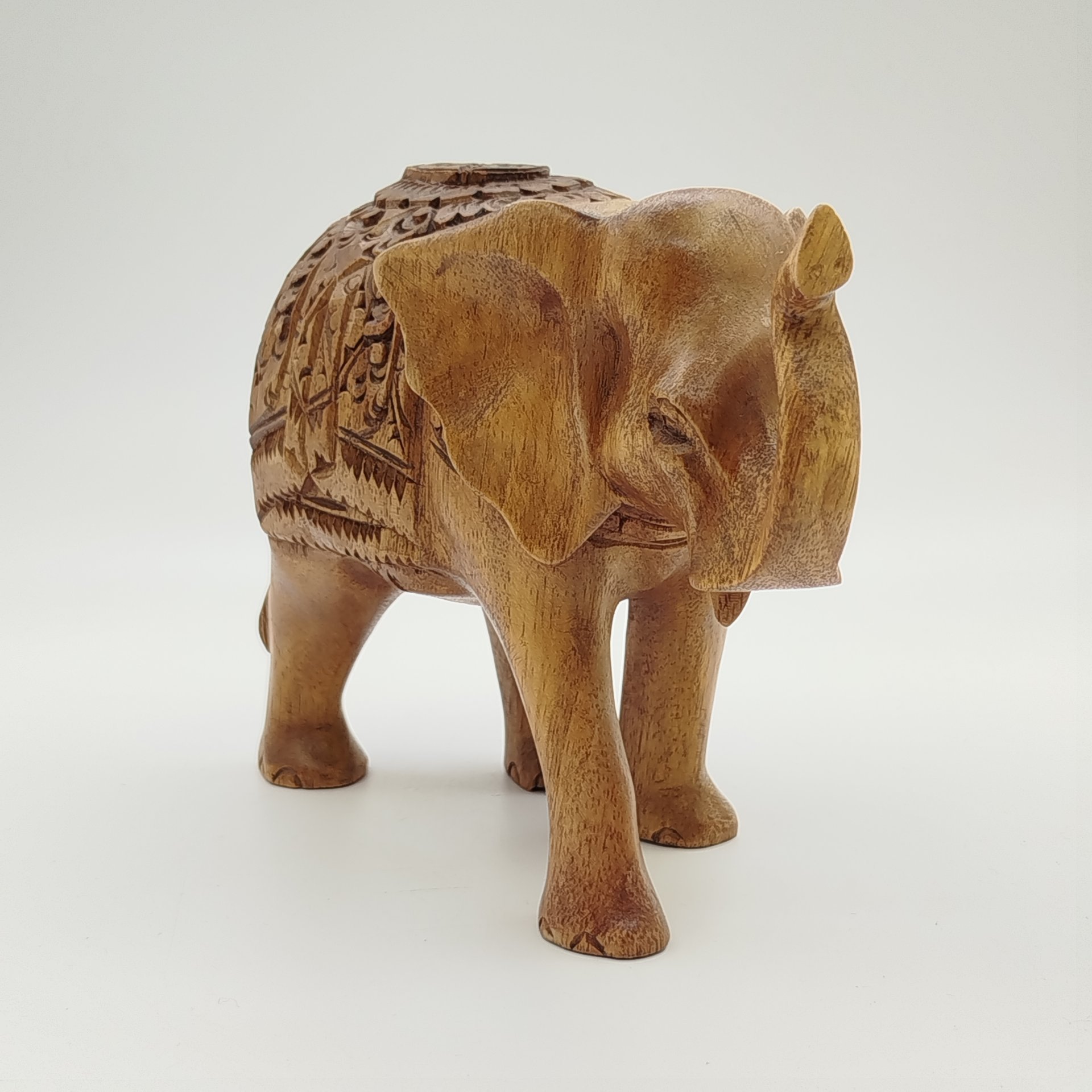 Статуэтка "Слон в попоне", дерево, резьба, Азия, 1980-2000 гг.