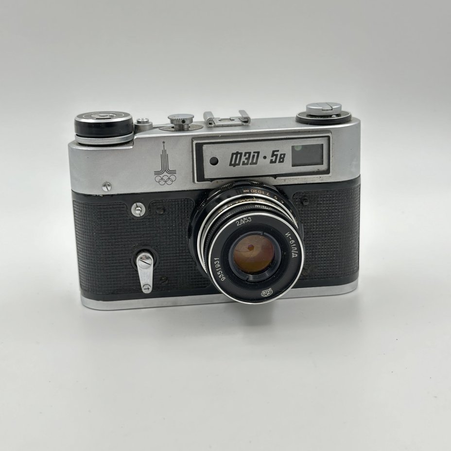 Фотоаппарат "ФЭД-5" с олимпийской символикой, объективом "Индустар-61 Л/Д" в родном кофре и документами, Харьковский машиностроительный завод им. Дзержинского (ФЭД)