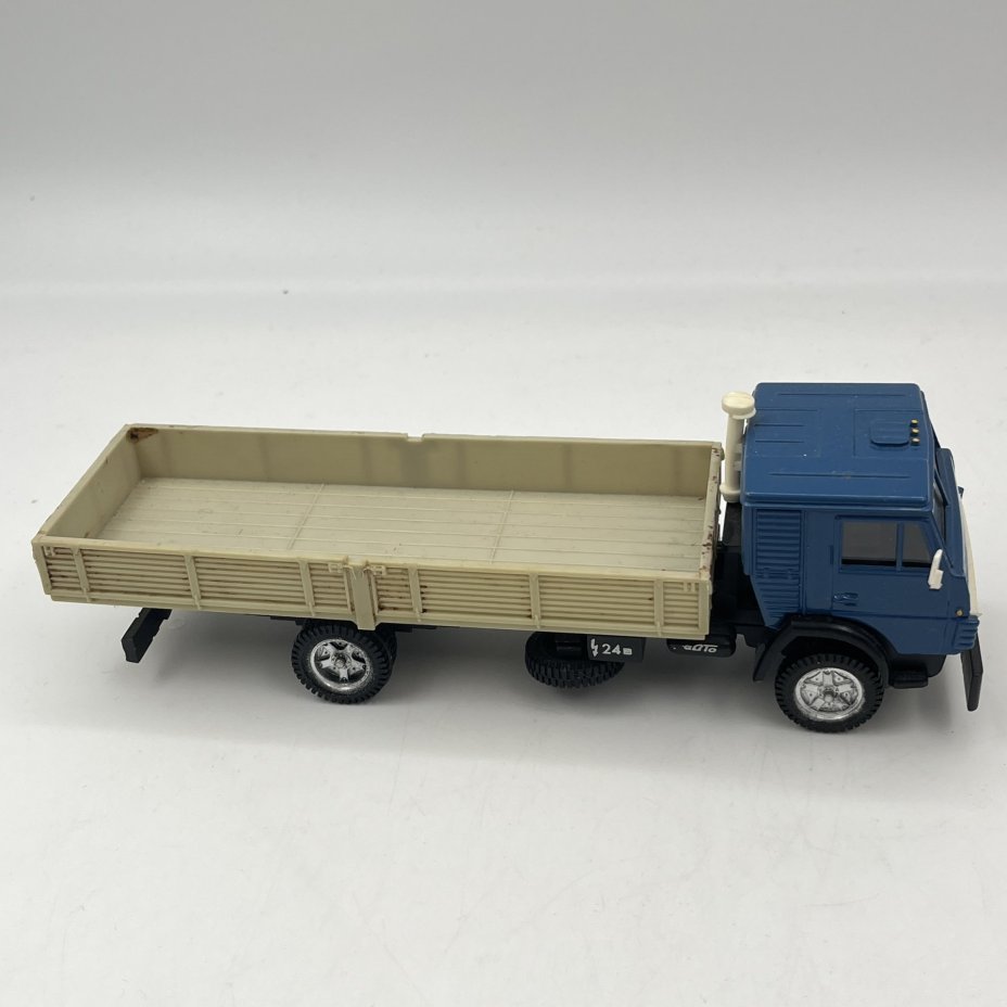 Модель автомобиля "КАМАЗ-5225"