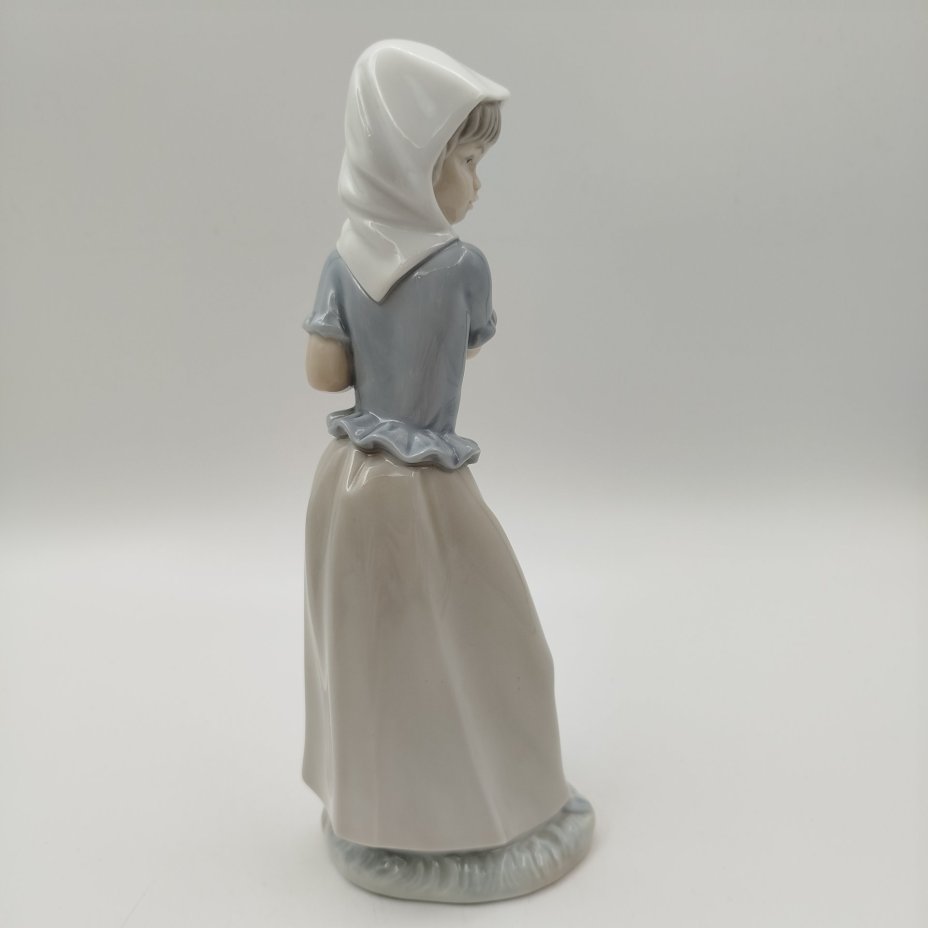 Статуэтка "Девочка с щенком", скульптор Francisco Catalá, фарфор, роспись, NAO Porcelain, Испания, 1977-1990 гг.