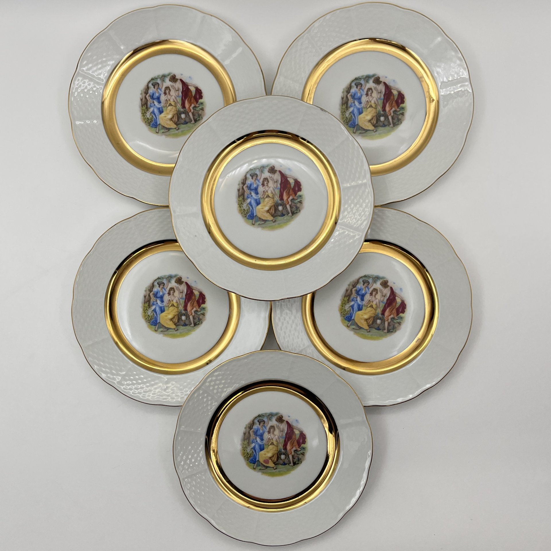 Набор десертных (пирожковых) тарелок "Мадонна" на 6 персон, фарфор, деколь, золочение, Thun (Тун), Чехословакия, 1970-1990 гг.